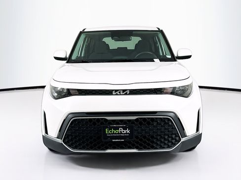 Used 2025 Kia Soul LX w/ LX Technology Package FWD image 2