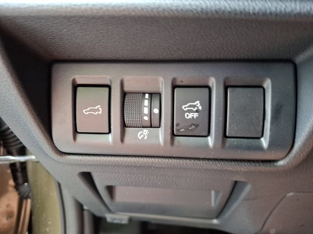 Certified 2025 Subaru Outback Onyx Edition AWD/4WD image 23