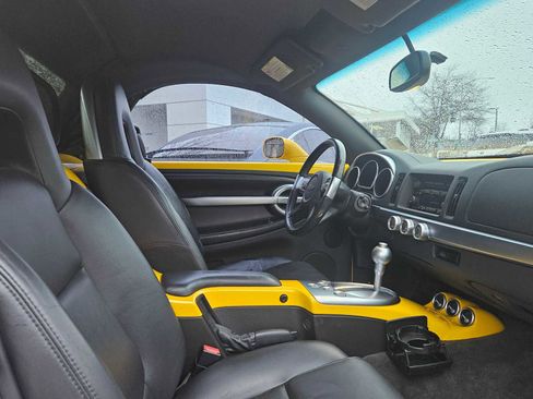 Used 2006 Chevrolet SSR w/ Preferred Equipment Group image 9