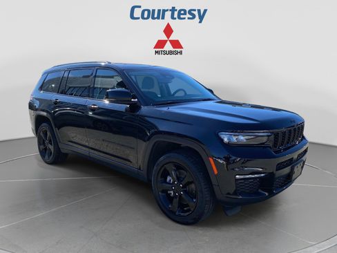 Used 2023 Jeep Grand Cherokee L Limited w/ Black Appearance Package AWD/4WD image 8