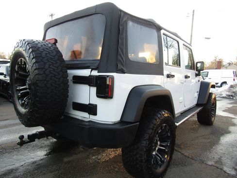 Used 2016 Jeep Wrangler Unlimited Sport w/ Connectivity Group image 7