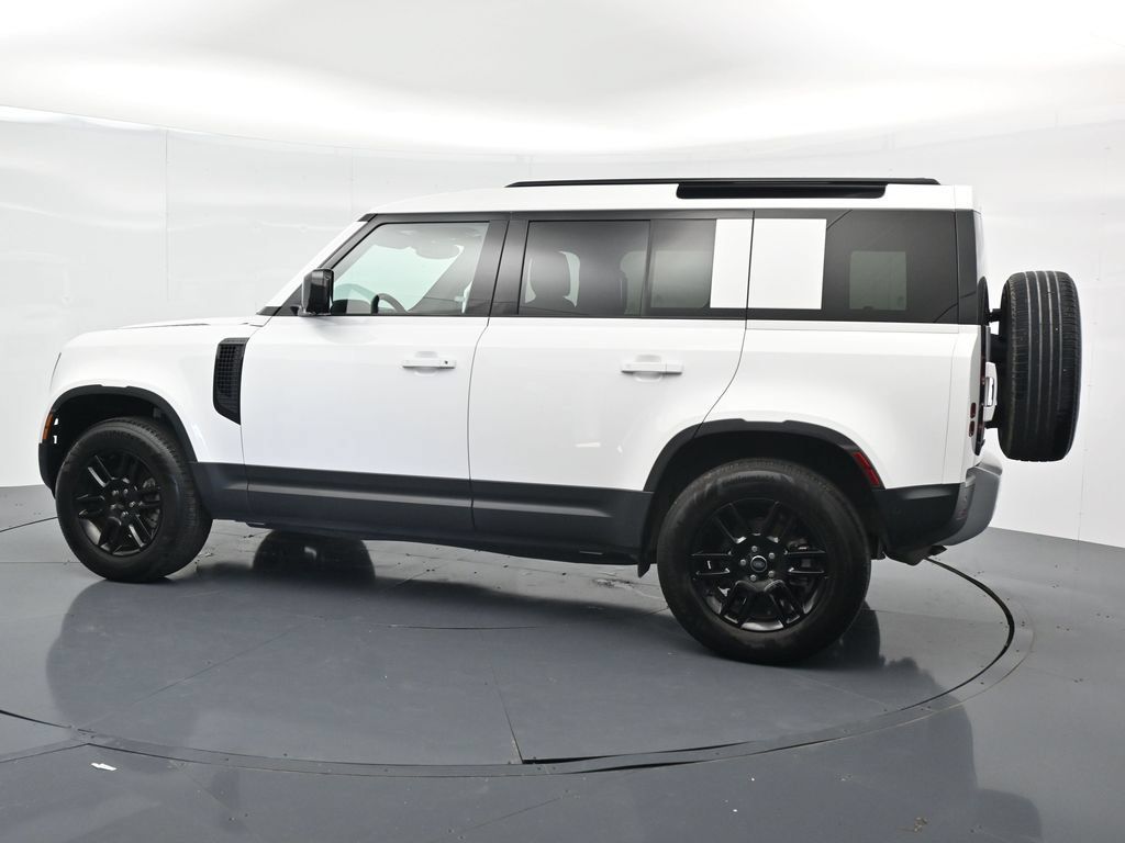Used 2025 Land Rover Defender 110 S AWD/4WD image 3