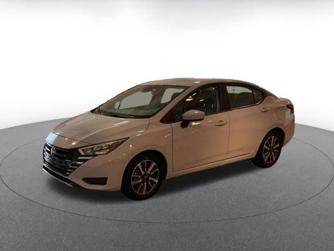 Used 2025 Nissan Versa SV FWD image 8