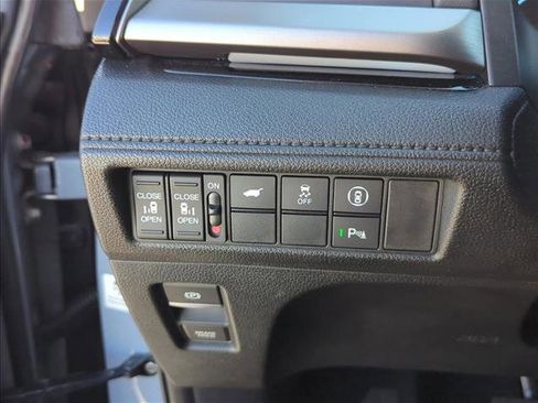 Used 2024 Honda Odyssey Touring image 15