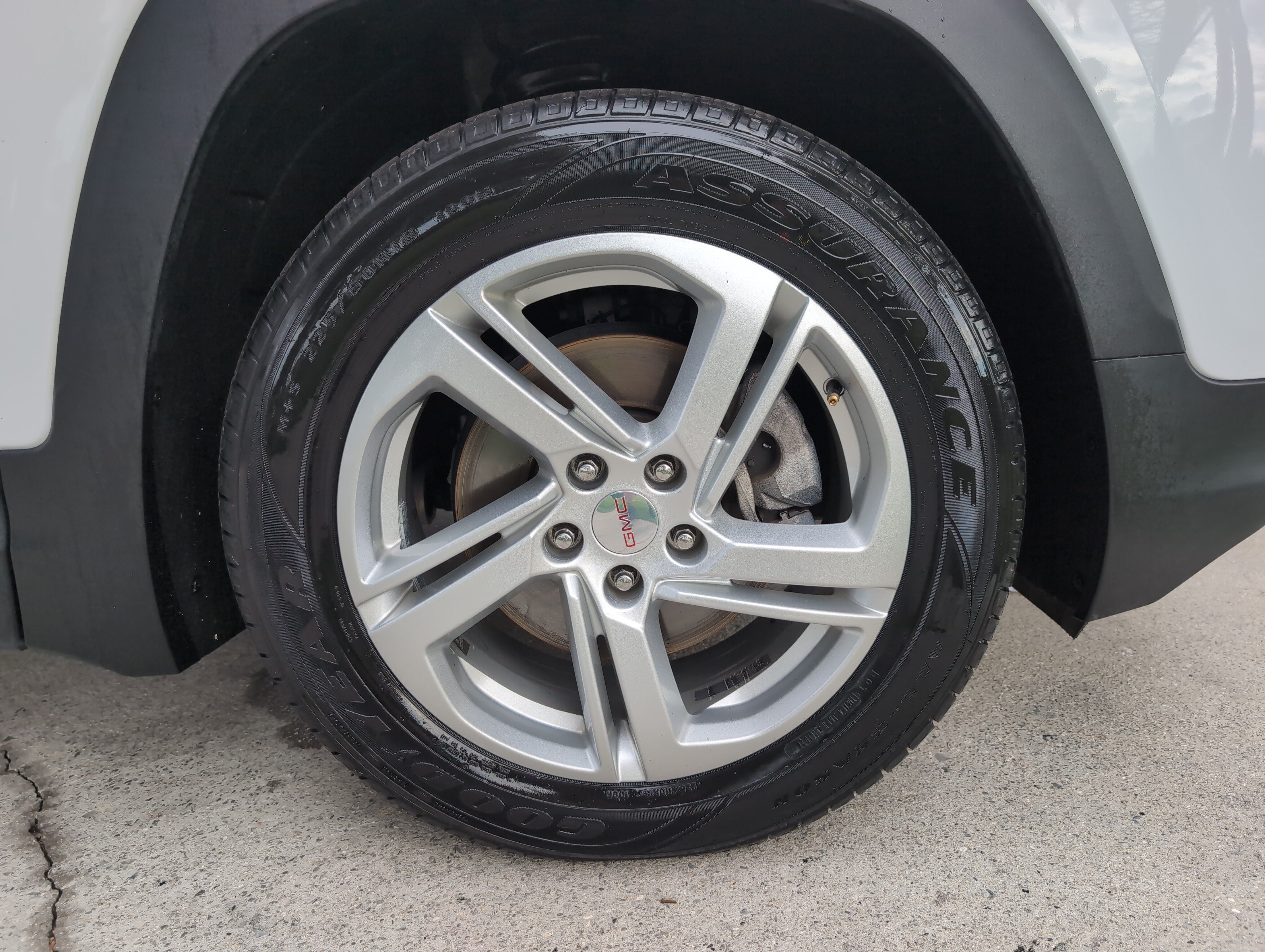 Used 2018 GMC Terrain SLE w/ Driver Convenience Package FWD image 13