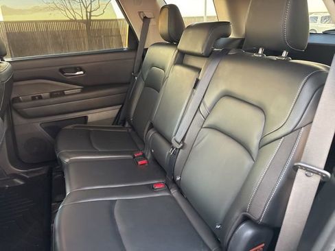 Certified 2023 Nissan Pathfinder SL w/ Lighting Package (N92) image 19