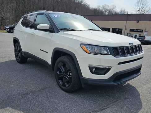Used 2020 Jeep Compass Latitude image 4