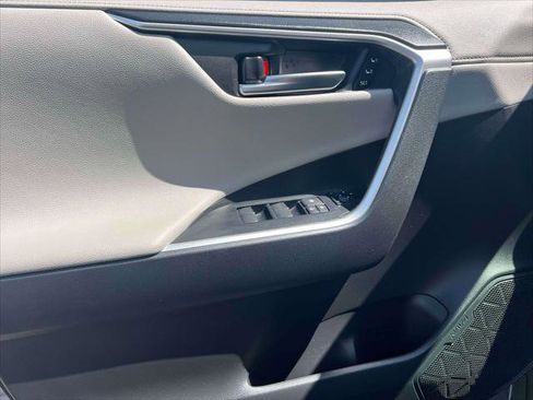 Certified 2020 Toyota RAV4 Limited AWD/4WD image 18