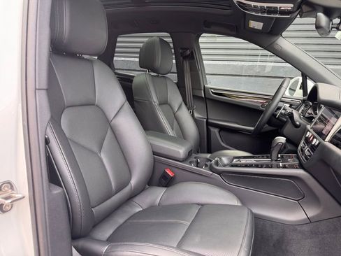 Certified 2026 Porsche Macan AWD/4WD image 20