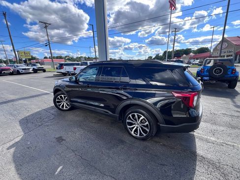 Certified 2023 Ford Explorer ST-Line AWD/4WD image 16