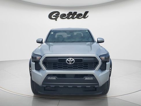 Used 2025 Toyota Tacoma TRD Off-Road AWD/4WD image 2