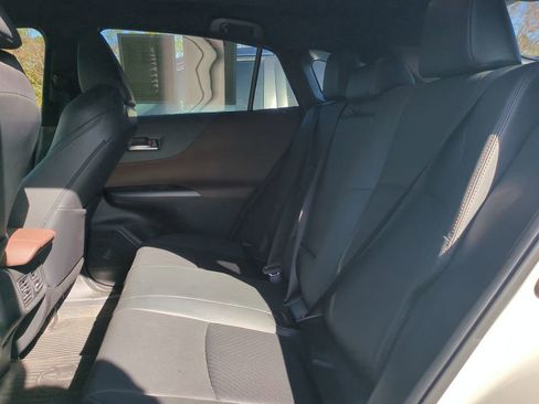 Used 2021 Toyota Venza Limited image 13