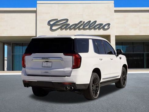 Used 2021 GMC Yukon Denali w/ Denali Premium Package image 3