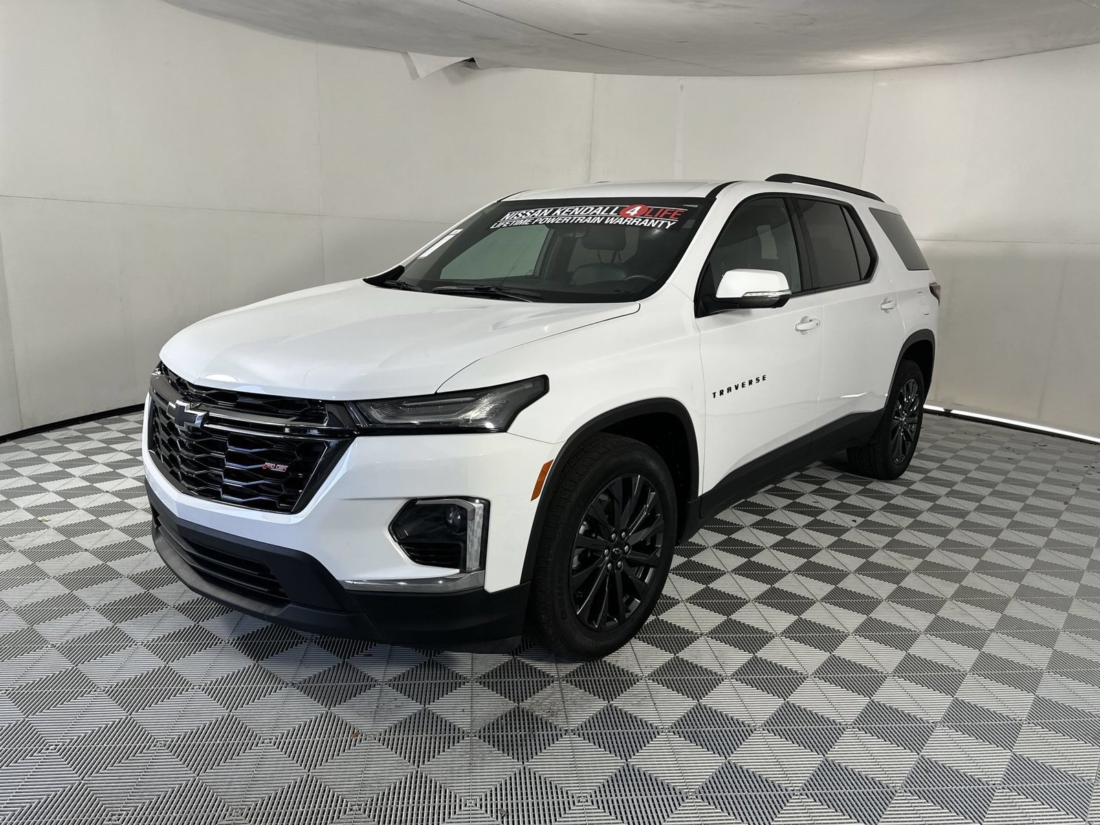 Used 2023 Chevrolet Traverse RS FWD image 4