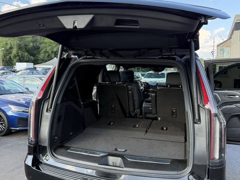 Used 2023 Cadillac Escalade Sport AWD/4WD image 17