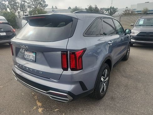 Certified 2022 Kia Sorento S w/ Panoramic Sunroof Package FWD image 13