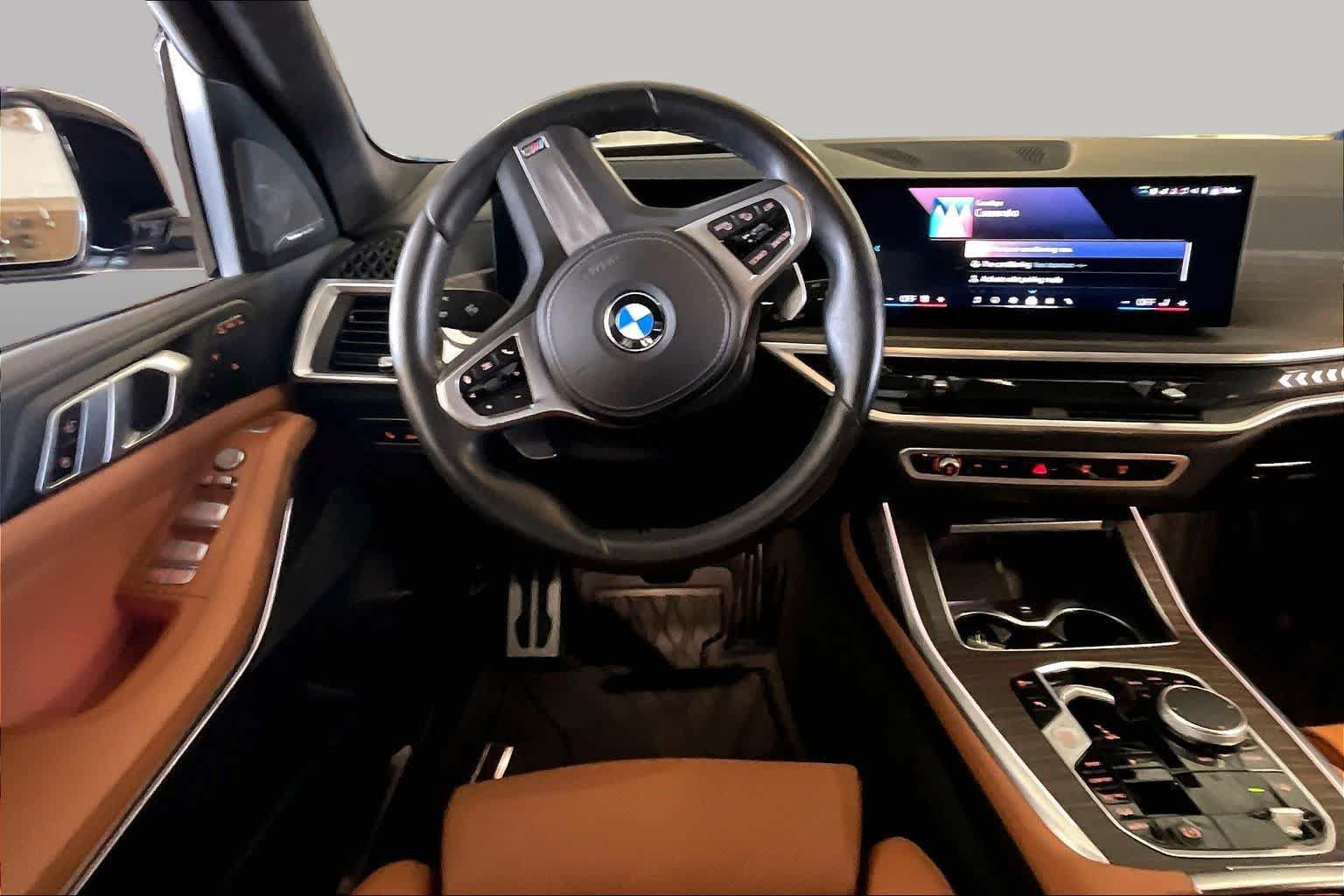 Used 2024 BMW X7 xDrive40i w/ M Sport Package AWD/4WD image 5