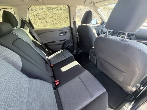 Used 2023 Nissan Rogue SV image 29