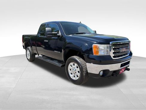 Used 2013 GMC Sierra 2500 SLE w/ SLE Preferred Package AWD/4WD image 1