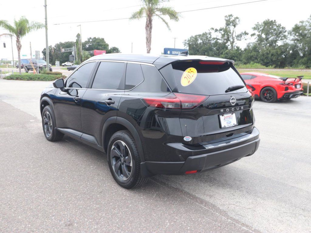 Used 2025 Nissan Rogue SV w/ SV Premium Package FWD image 8