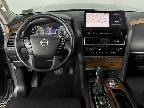 Used 2024 Nissan Armada SL image 13