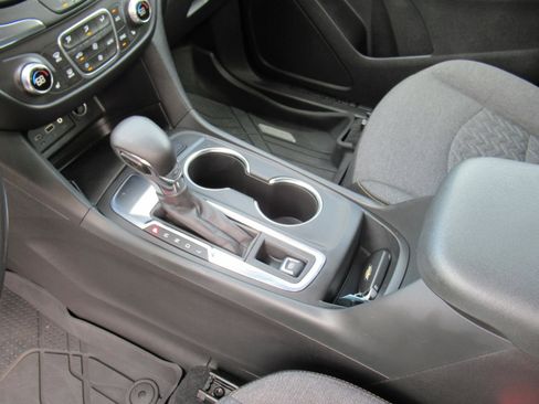 Used 2022 Chevrolet Equinox LT FWD image 18