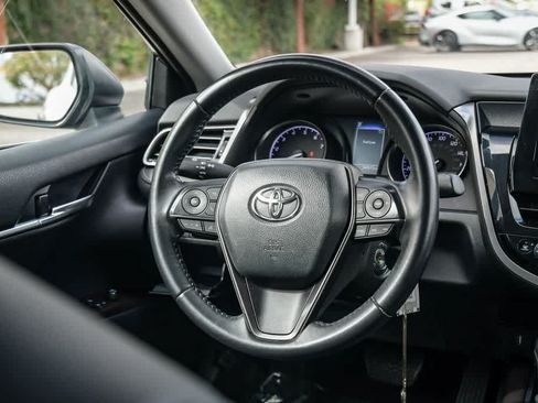 Used 2022 Toyota Camry SE FWD image 12