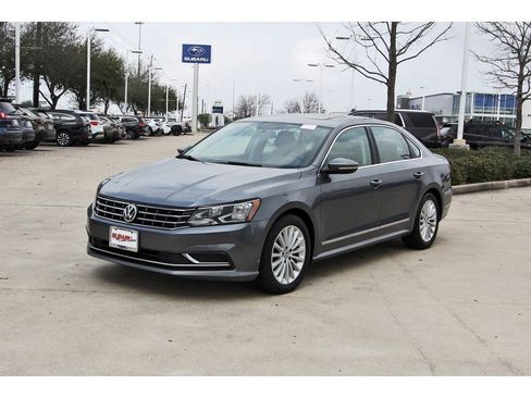 Used 2016 Volkswagen Passat 1.8T SE image 3