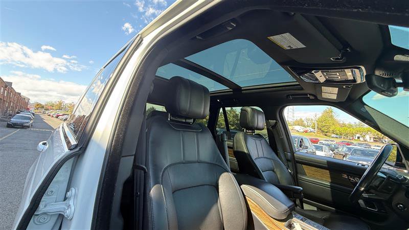 Used 2018 Land Rover Range Rover Supercharged AWD/4WD image 12