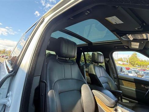 Used 2018 Land Rover Range Rover Supercharged image 12