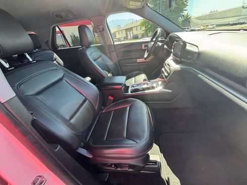 Used 2021 Ford Explorer XLT w/ Equipment Group 202A image 30