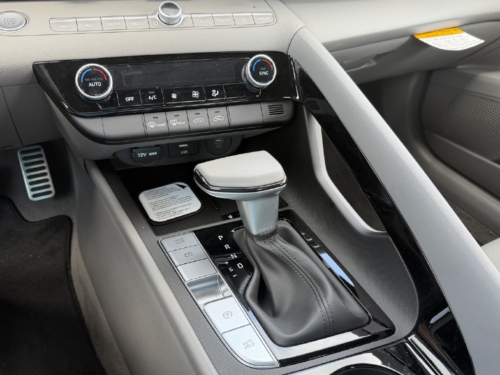 New 2026 Hyundai Elantra SEL FWD image 23