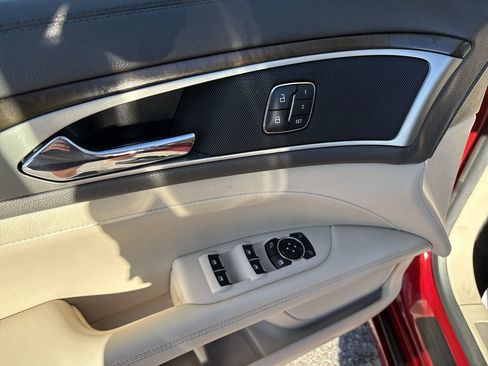 Used 2017 Lincoln MKZ Select image 17