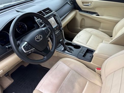 Used 2017 Toyota Camry XLE w/ Convenience Package FWD image 9