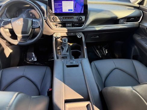 Certified 2025 Toyota Grand Highlander AWD image 15