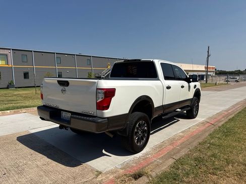 Used 2019 Nissan Titan PRO-4X AWD/4WD image 9