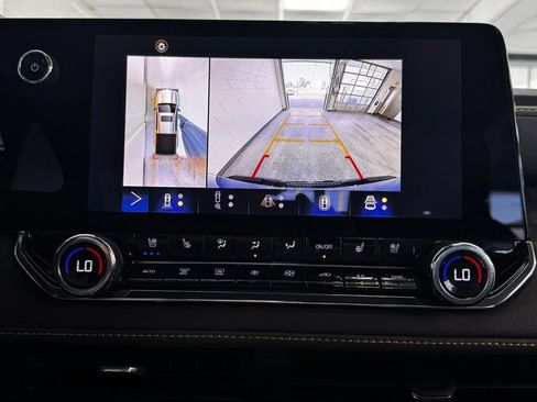 Used 2023 Chevrolet Colorado ZR2 w/ ZR2 Convenience Package III AWD/4WD image 19