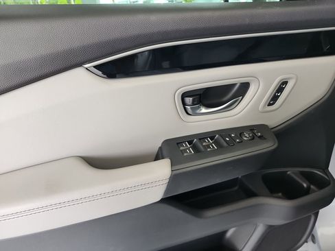 Used 2024 Honda Pilot EX-L image 16