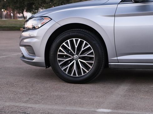 Used 2021 Volkswagen Jetta SE w/ SE Cold Weather Package image 7