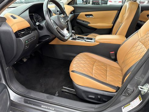 Used 2021 Nissan Sentra SV w/ SV Premium Package image 9