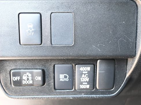 Used 2021 Toyota Tacoma TRD Off-Road w/ Technology Package AWD/4WD image 12
