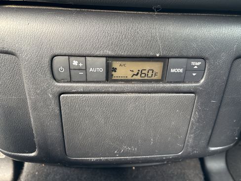 Used 2021 Nissan Armada SV RWD image 16