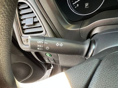 Used 2022 Honda HR-V LX image 15