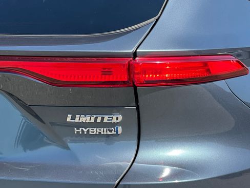 Certified 2022 Toyota Venza Limited AWD/4WD image 34
