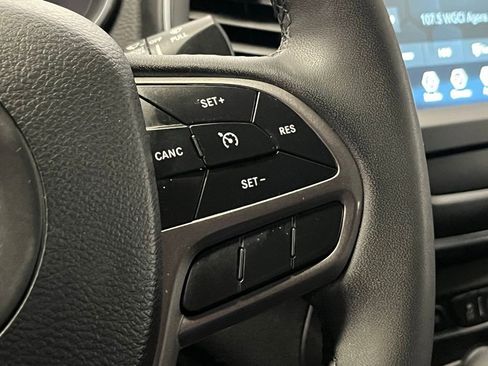 Used 2022 Jeep Cherokee Latitude Lux image 24