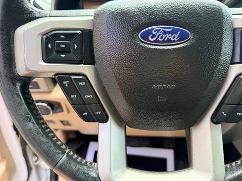 Used 2018 Ford F250 Lariat w/ Lariat Ultimate Package AWD/4WD image 25