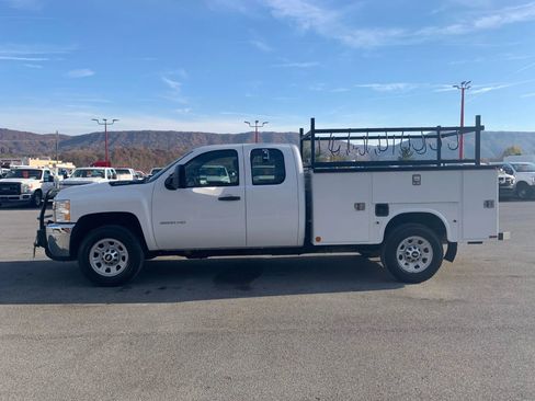 Used 2013 Chevrolet Silverado 3500 W/T image 2