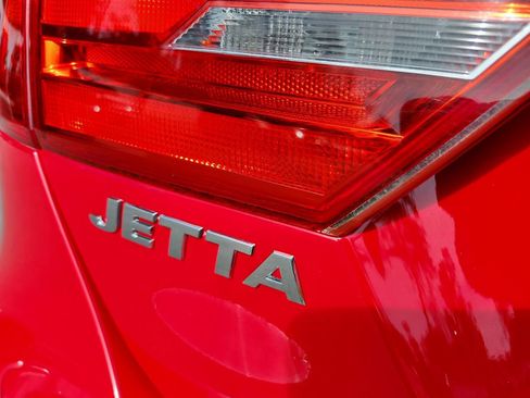 Used 2013 Volkswagen Jetta S image 24