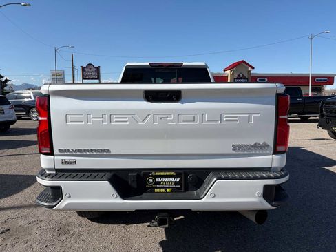 Used 2024 Chevrolet Silverado 3500 High Country w/ Technology Package AWD/4WD image 4