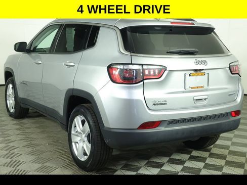 Used 2022 Jeep Compass Latitude w/ Convenience Group AWD/4WD image 4